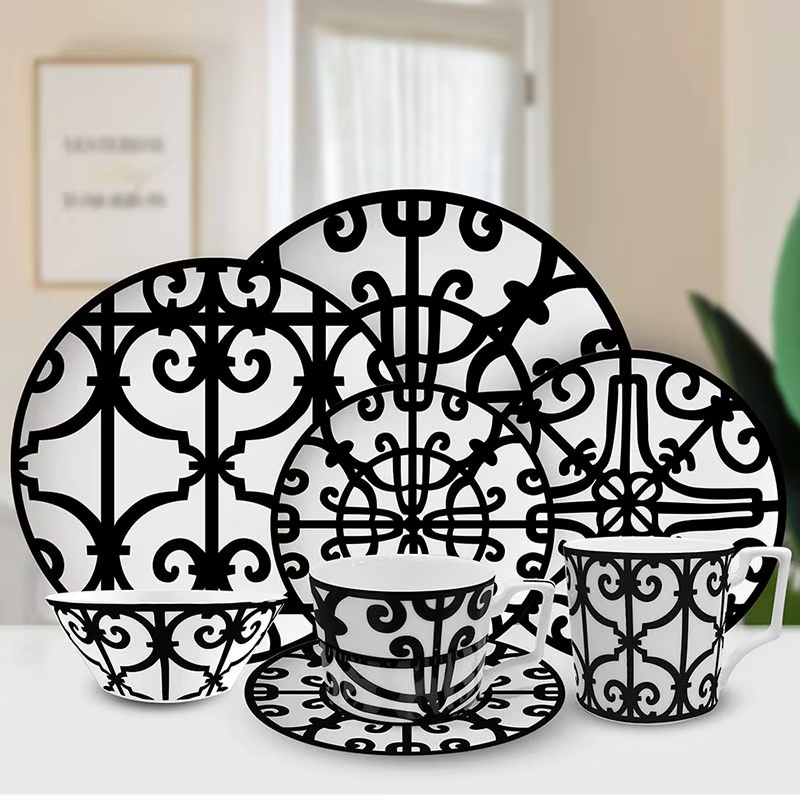Ensemble de bols et plats ménagers