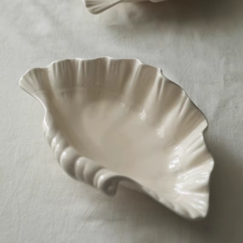 Ensemble d'assiettes en céramique scandinave