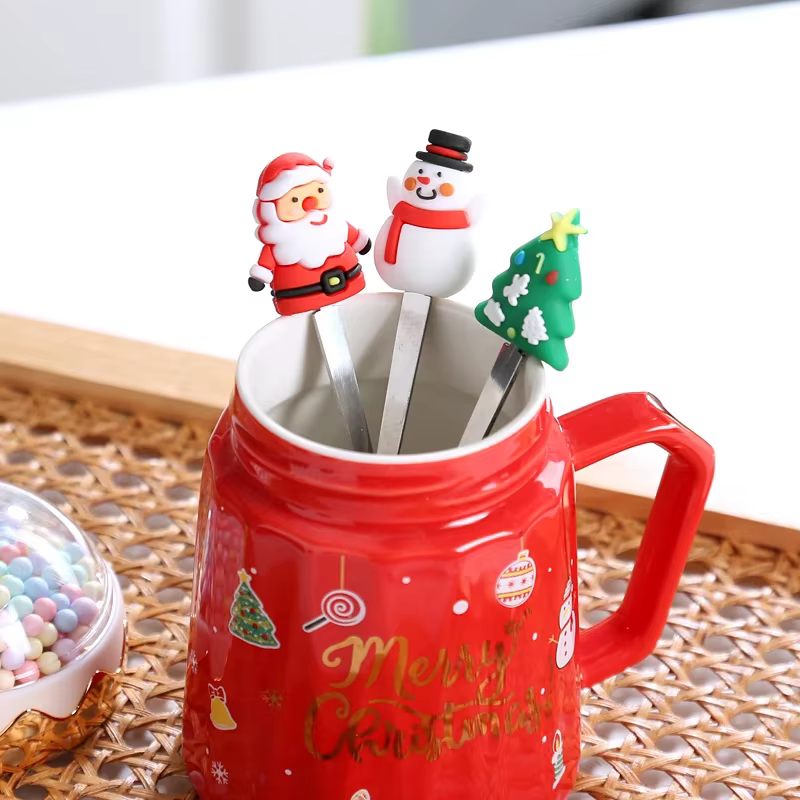 Tasses de noël avec couvercle et cuillère du père noël