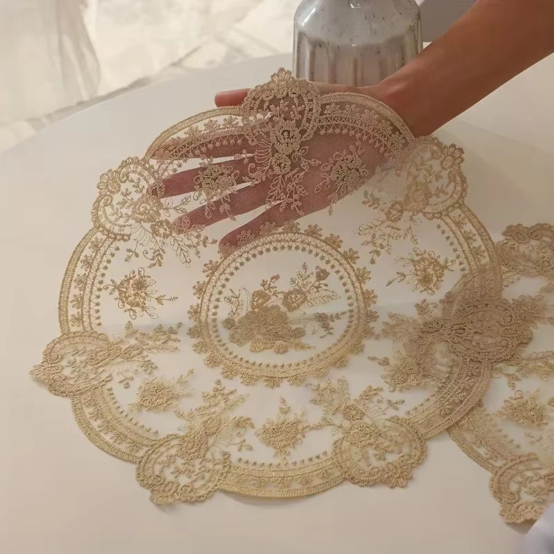 Tapis de Table en dentelle brodé de fleurs