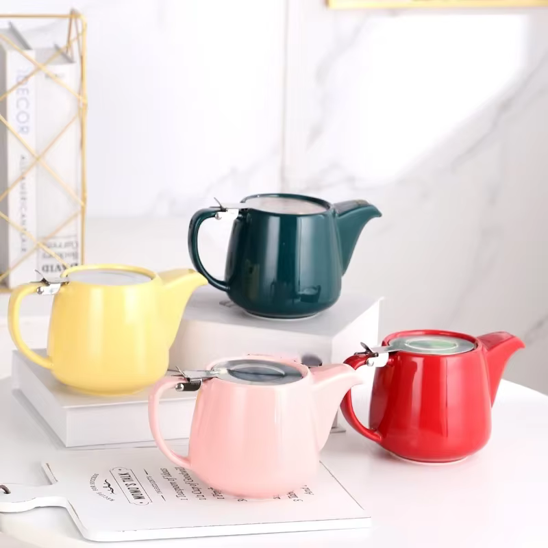 Théière en céramique japonaise avec filtre en acier inoxydable