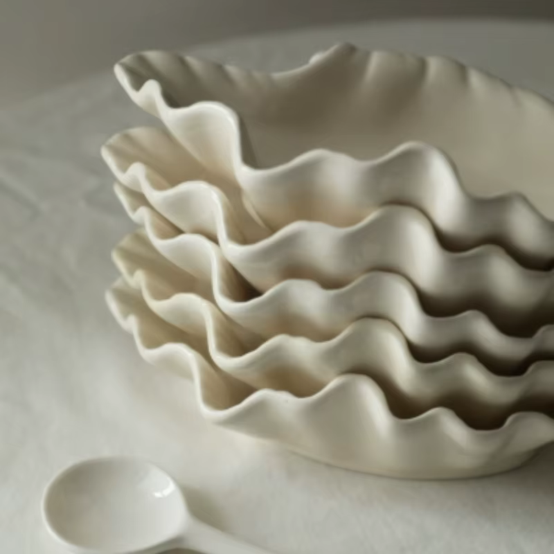 Ensemble d'assiettes en céramique scandinave