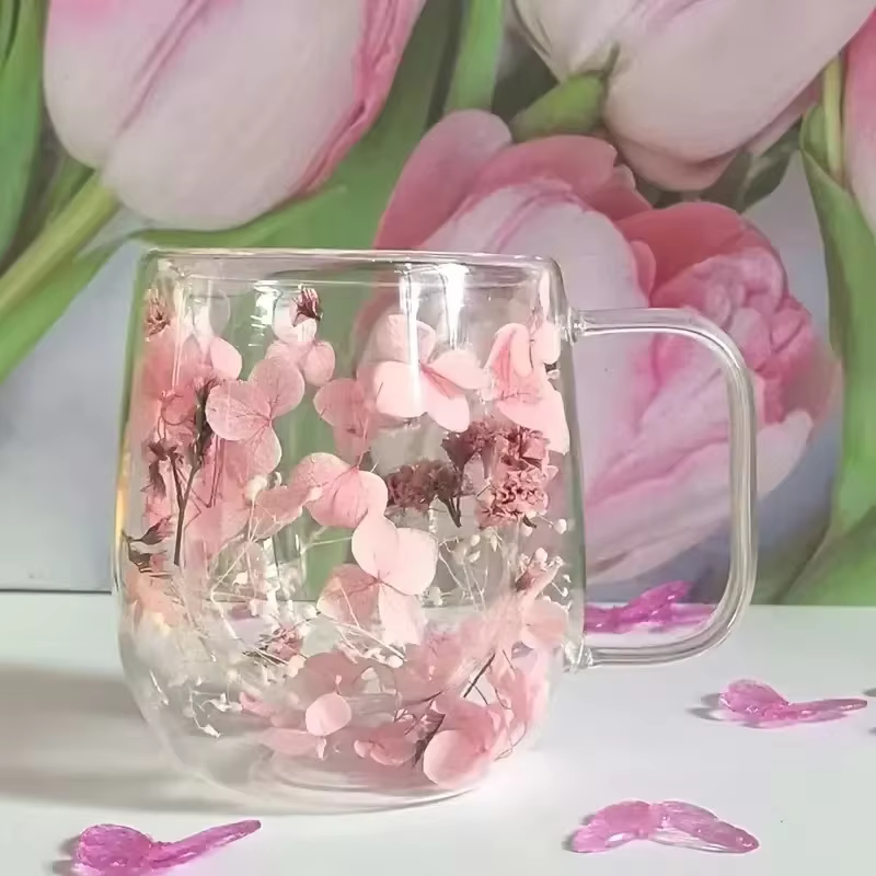 1 tasse à café en verre à double paroi avec un motif de fleurs réelles à l'intérieur