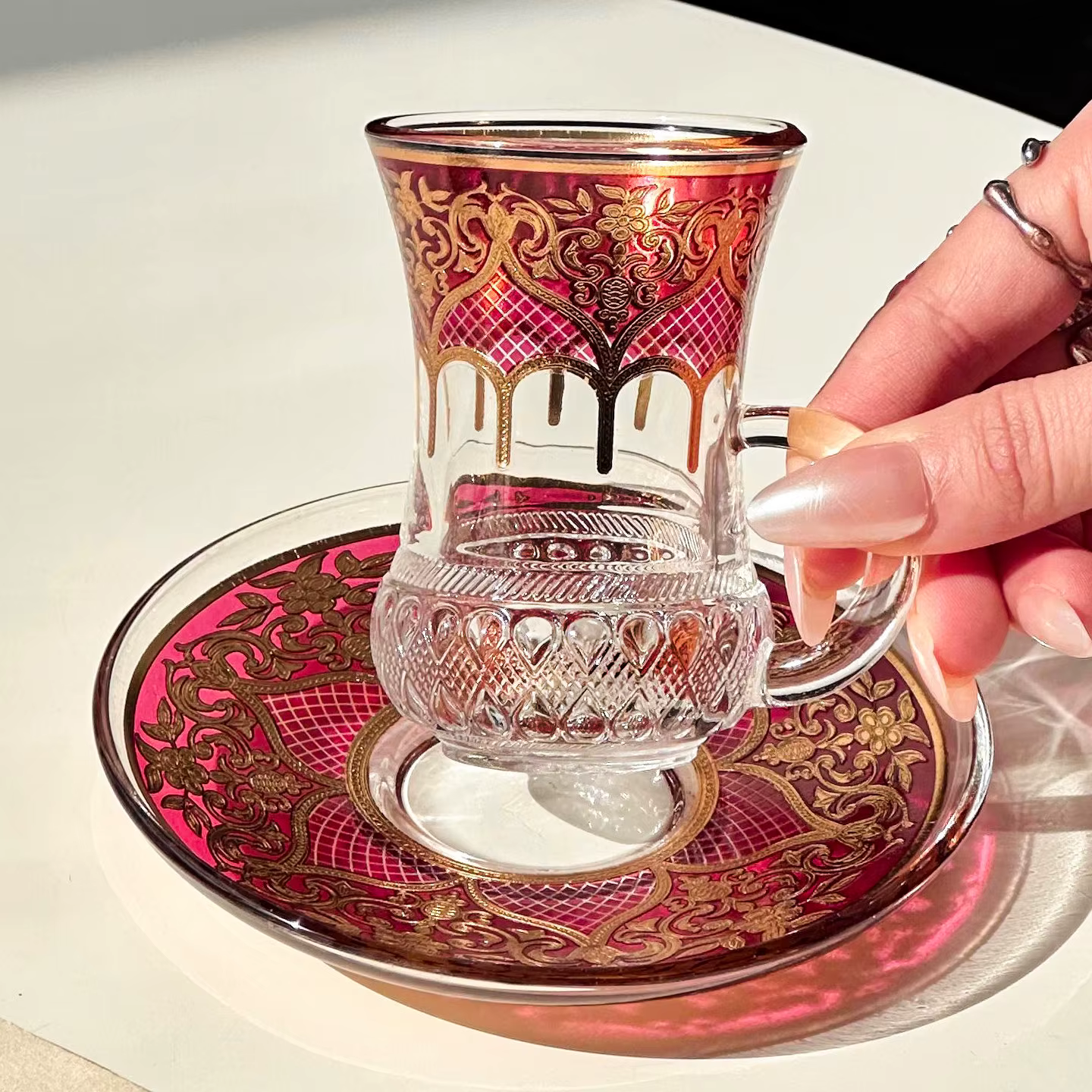 Ensemble de 2 tasses à thé turques en verre avec assiettes