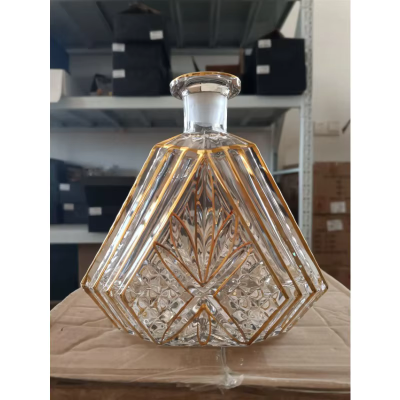 Carafe à vin rouge en verre de cristal