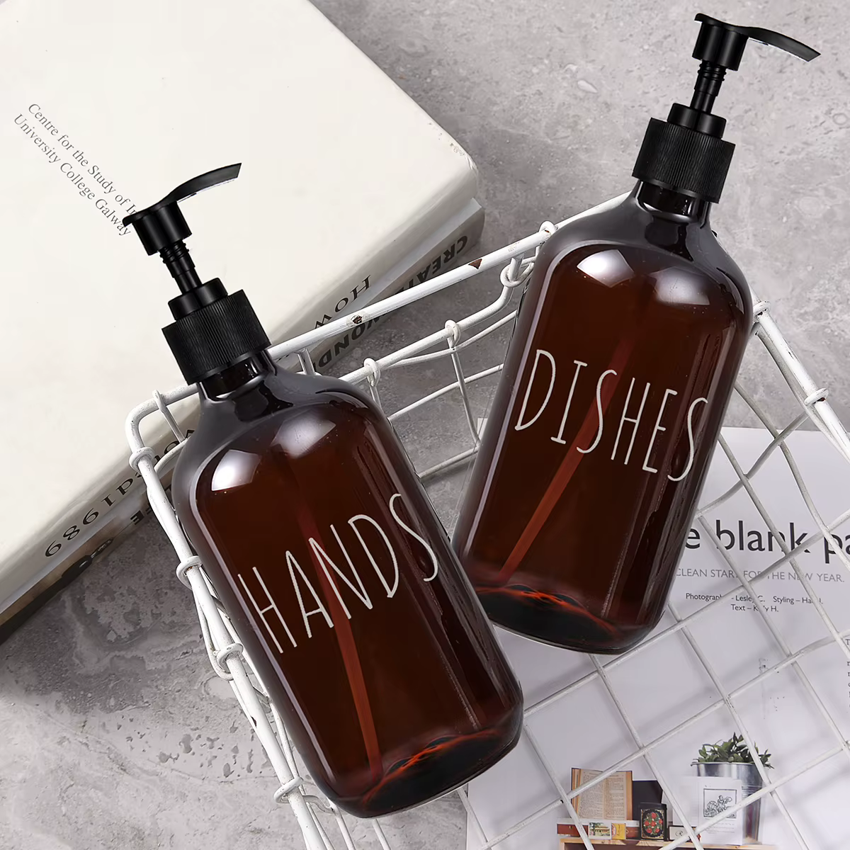 Distributeur de savon pour les mains et la vaisselle