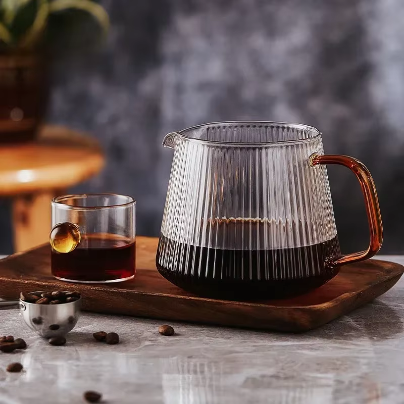 Cafetière élégante en verre à haute teneur en Borosilicate avec bec en V – pour le brassage verseur et les rituels de café à domicile