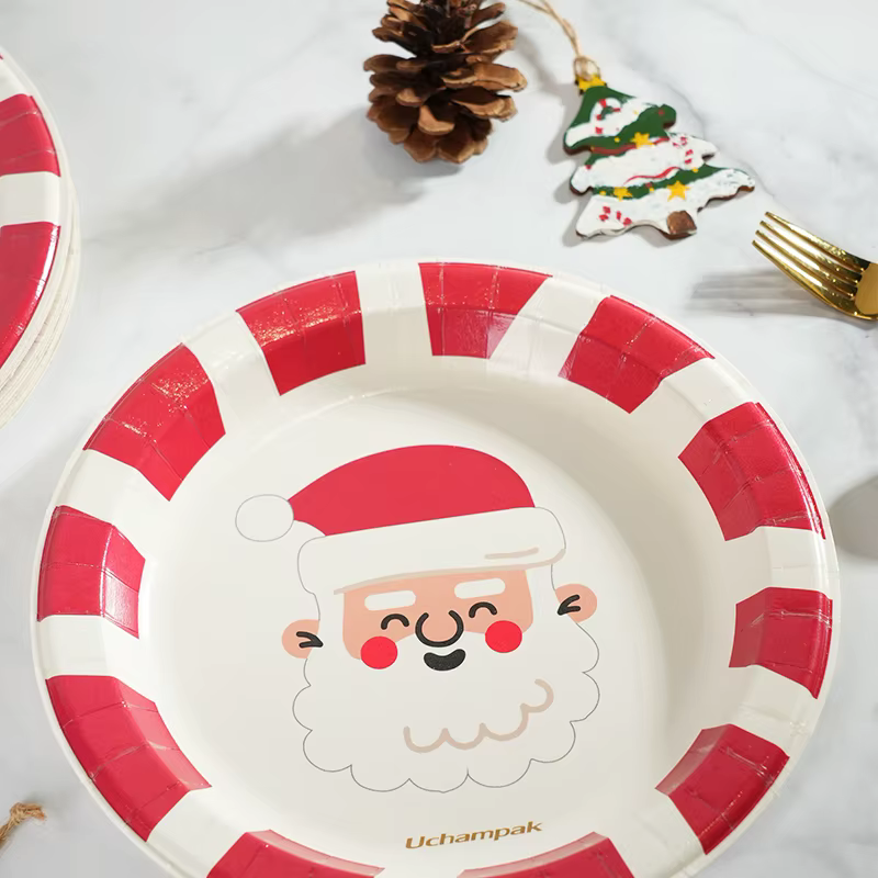 Ensemble d'assiettes rondes de noël