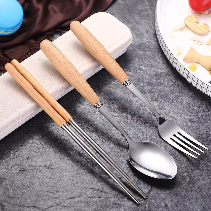 Ensemble de vaisselle en acier inoxydable avec manche en bois