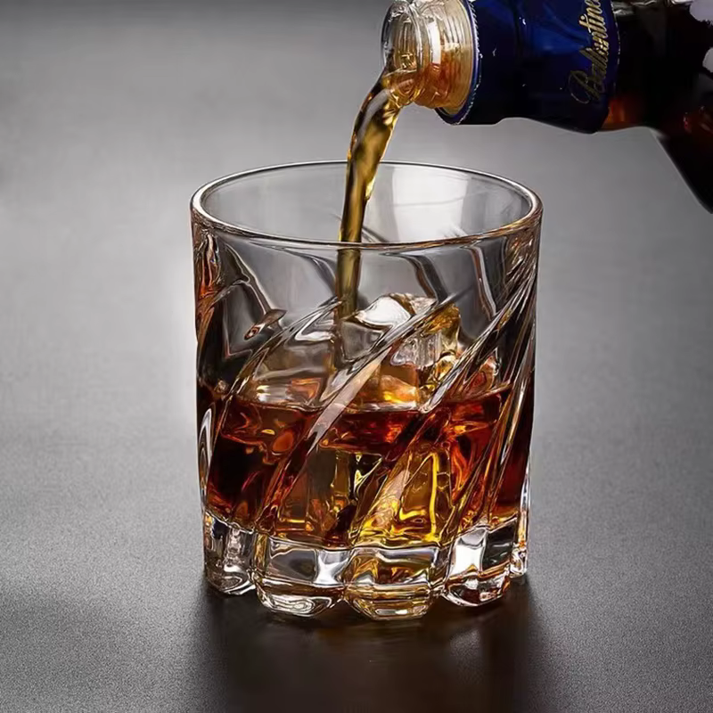 Verre à boire rond transparent pour whisky