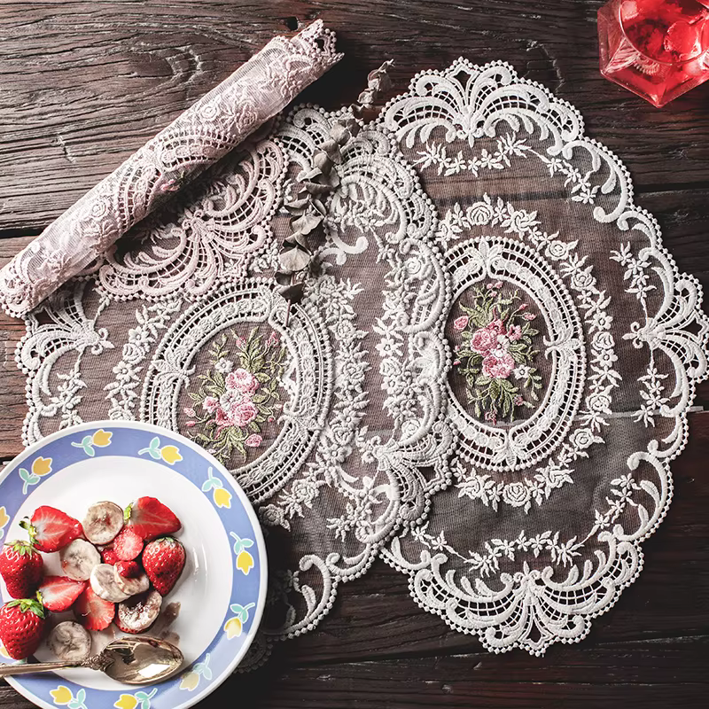Napperon Vintage en dentelle brodé
