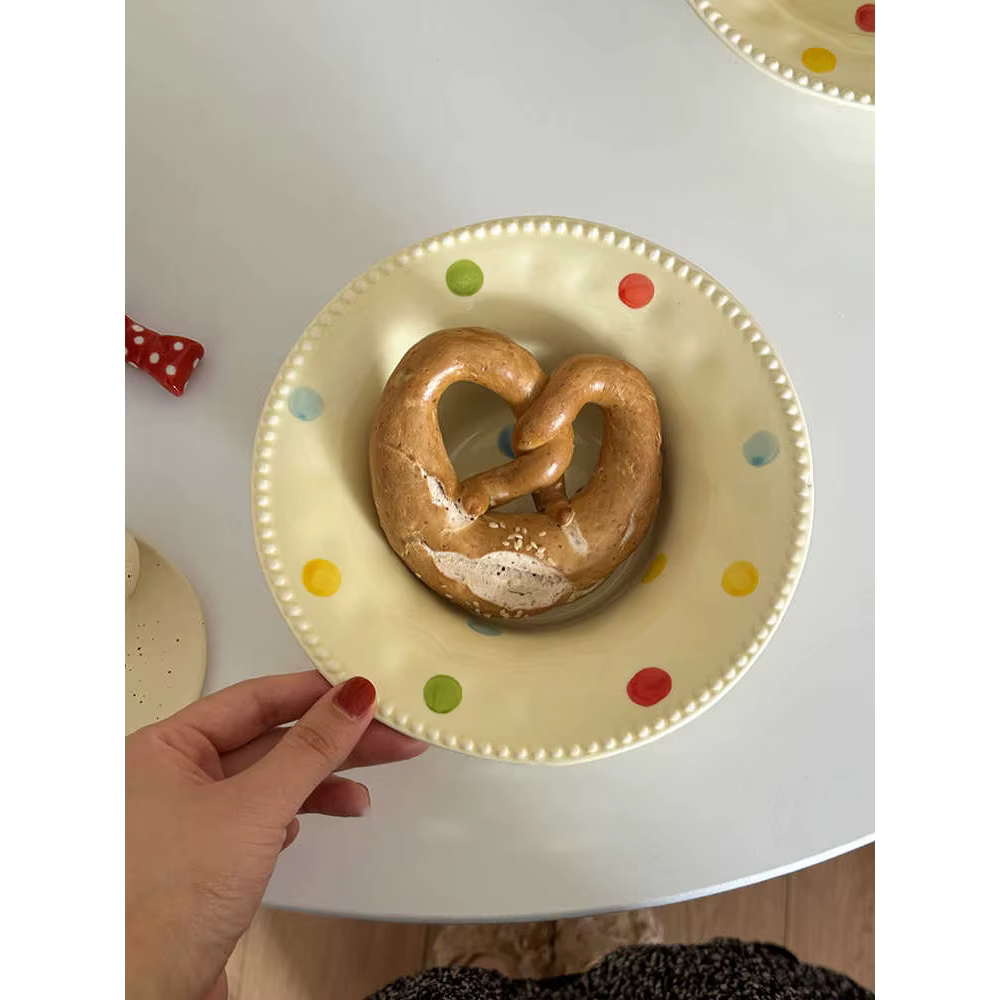 Assiette à pois Bolka en porcelaine de Style coréen