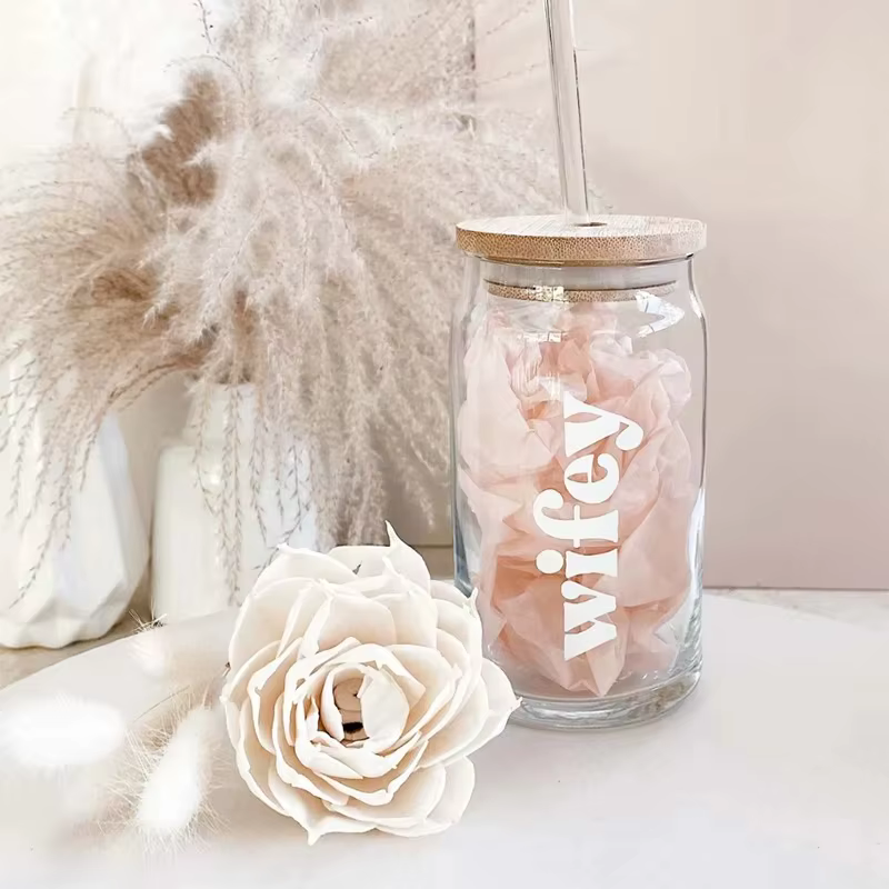 Tasse à café glacée en verre avec couvercle pour mariée
