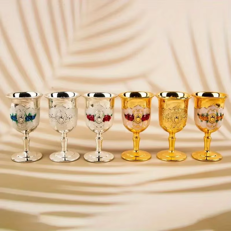 Verres à vin en métal de style européen vintage