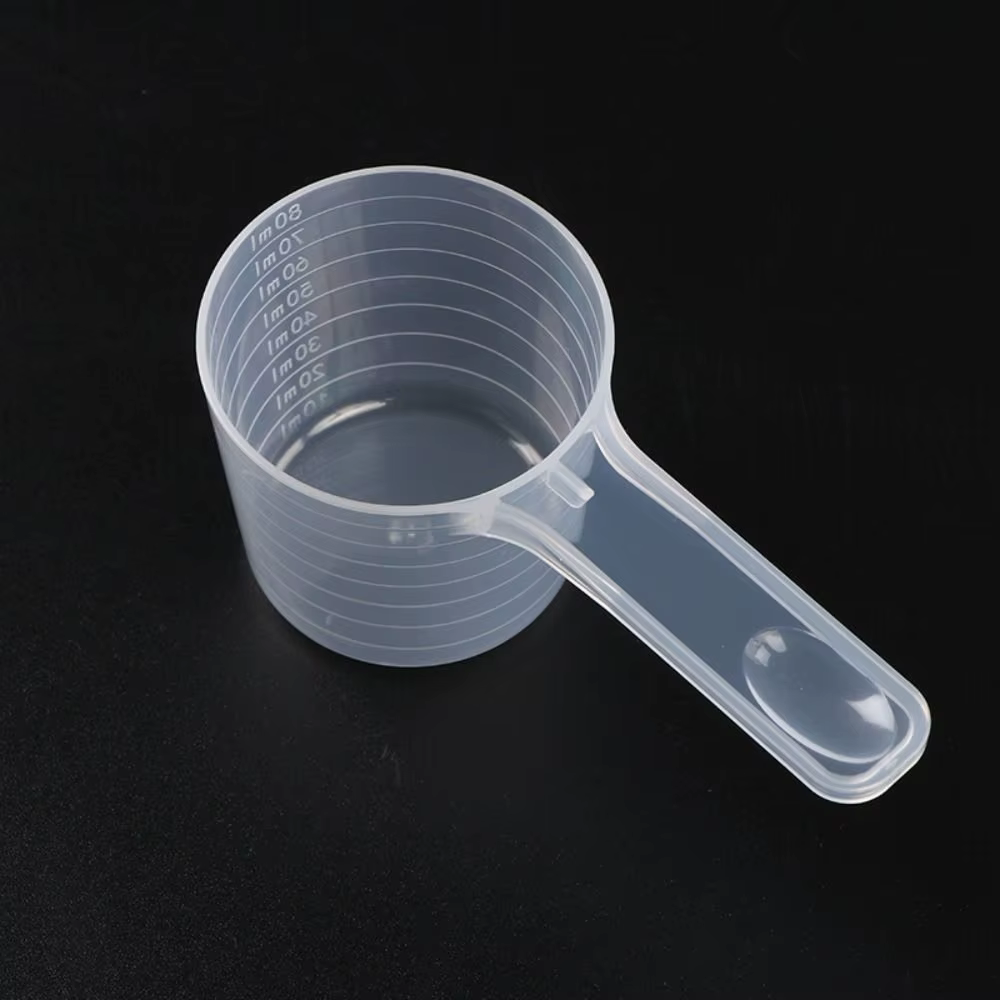 Cuillère à café en plastique transparente