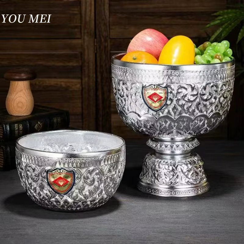 Assiette de fruits à jambe haute de Style thaïlandais