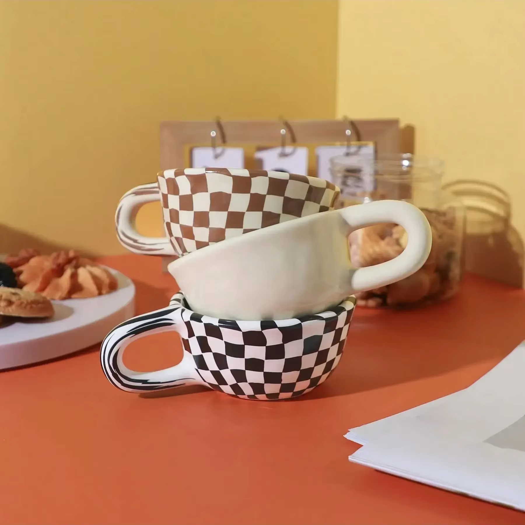 Tasse à thé créative en céramique à motif à carreaux