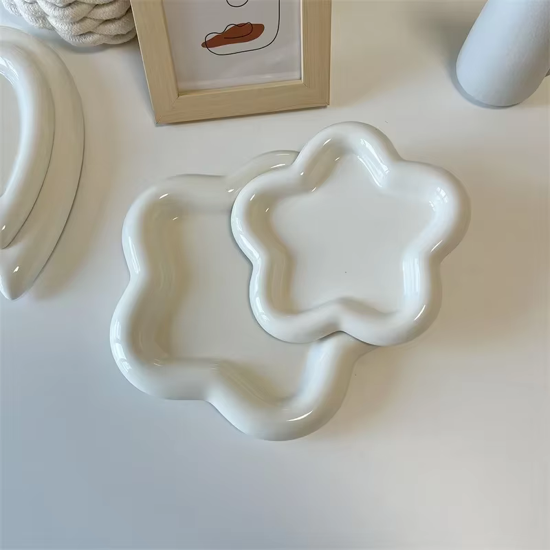 Assiette plate blanche coréenne