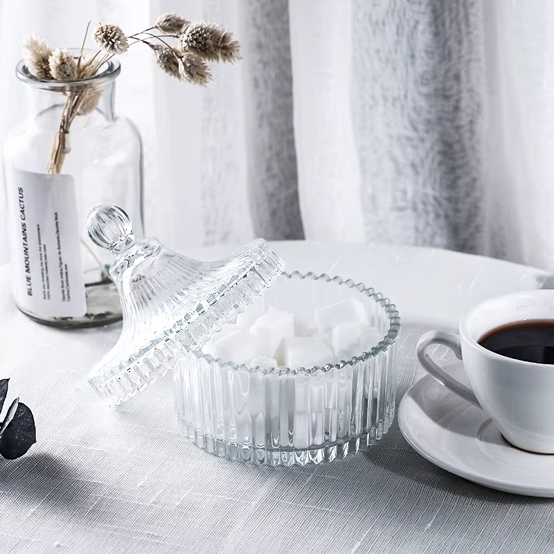 Boîte en verre avec couvercle