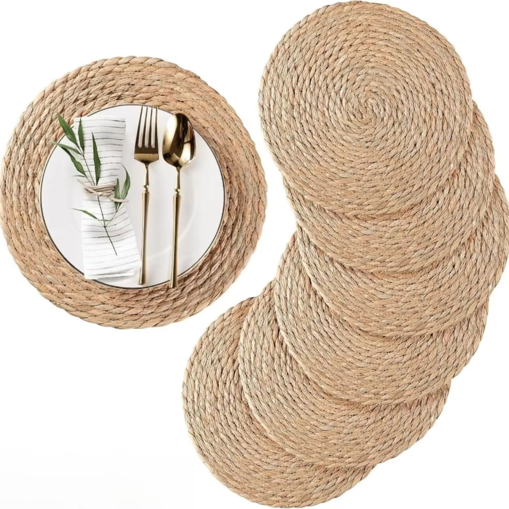 Sets de table ronds en rotin tressé à la main