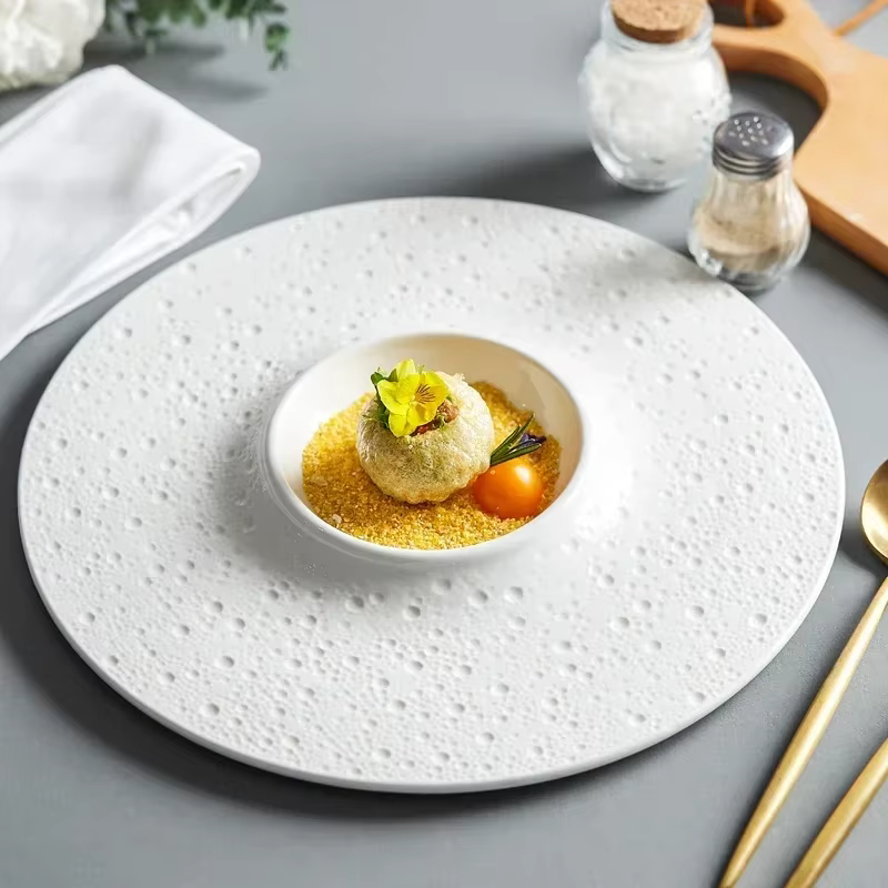 Assiette alimentaire occidentale créative blanche