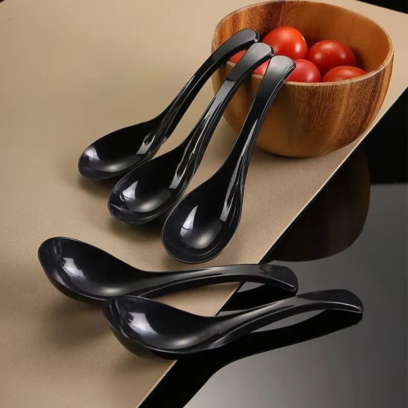 6 cuillères noires, adaptées aux soupes