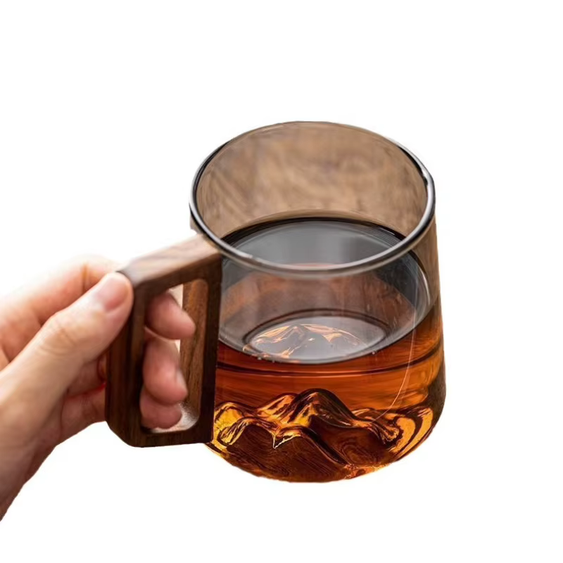 Tasse monocouche en verre et bois