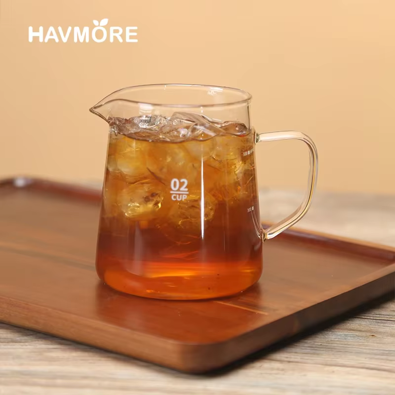 Serveur de café en verre avec échelle à points