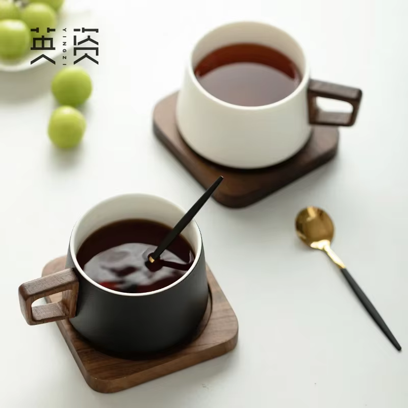 Ensemble de sous-verres en bois massif