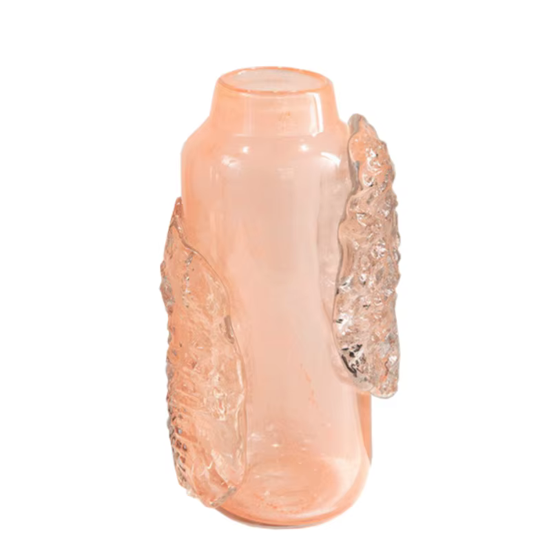 Vase en verre rose, relief abstrait irrégulier de cubes de glace transparents