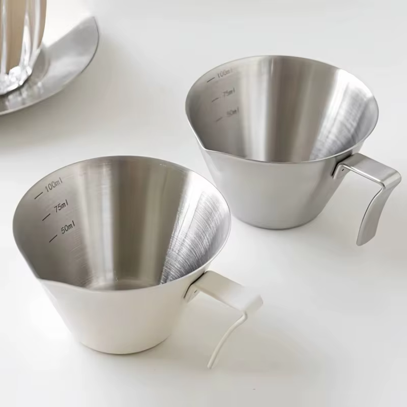 Tasse à expresso italienne avec échelle