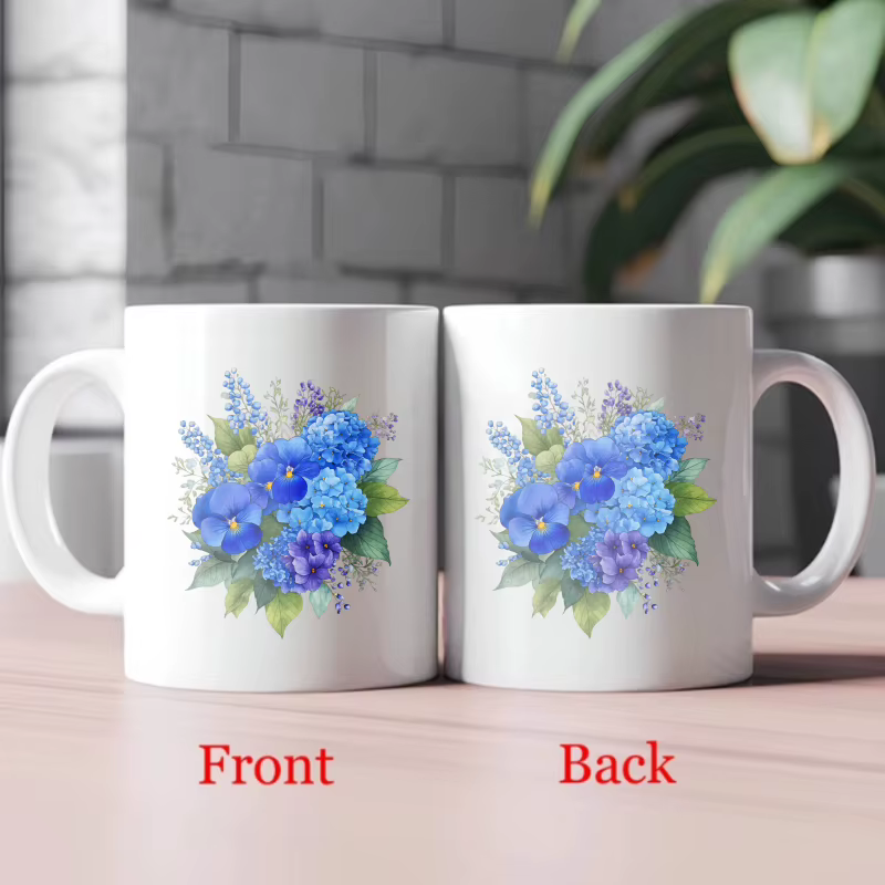 Tasse florale blanche à fleurs bleues et violettes pour café