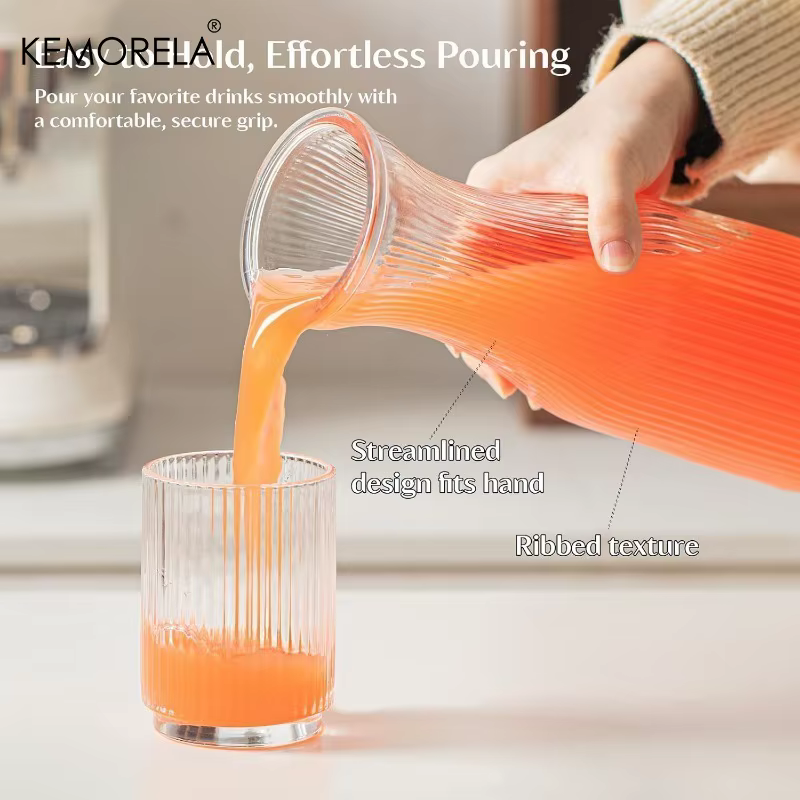 Carafe en verre côtelé de 1L avec couvercle