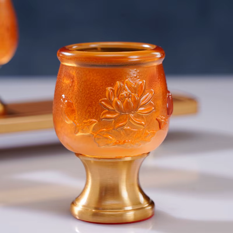 Tasses de glaçage colorées pour offrir du vin ou de l'eau