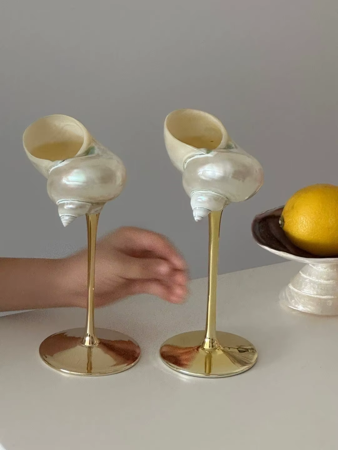 Verre à vin artisanal en coquillage naturel