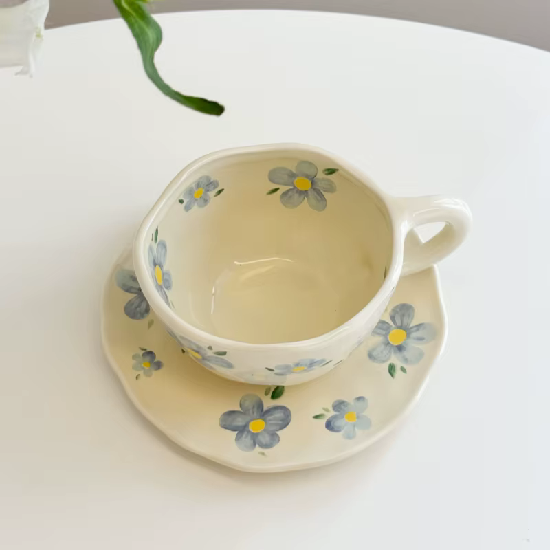 Ensemble de tasses à café avec assiette en céramique