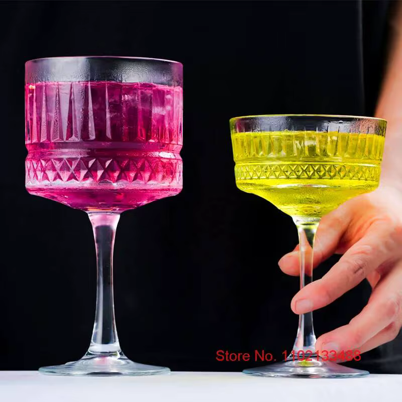 Verres à Martini sculptés