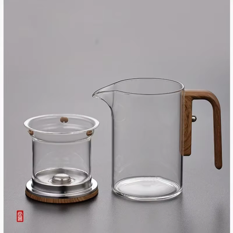 Théière en verre filtrant en un clic