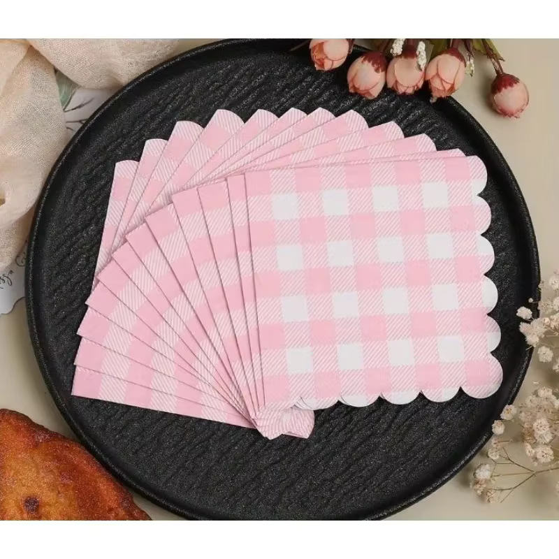 100 pièces serviettes festonnées à carreaux rose clair pliées 5x5 pouces