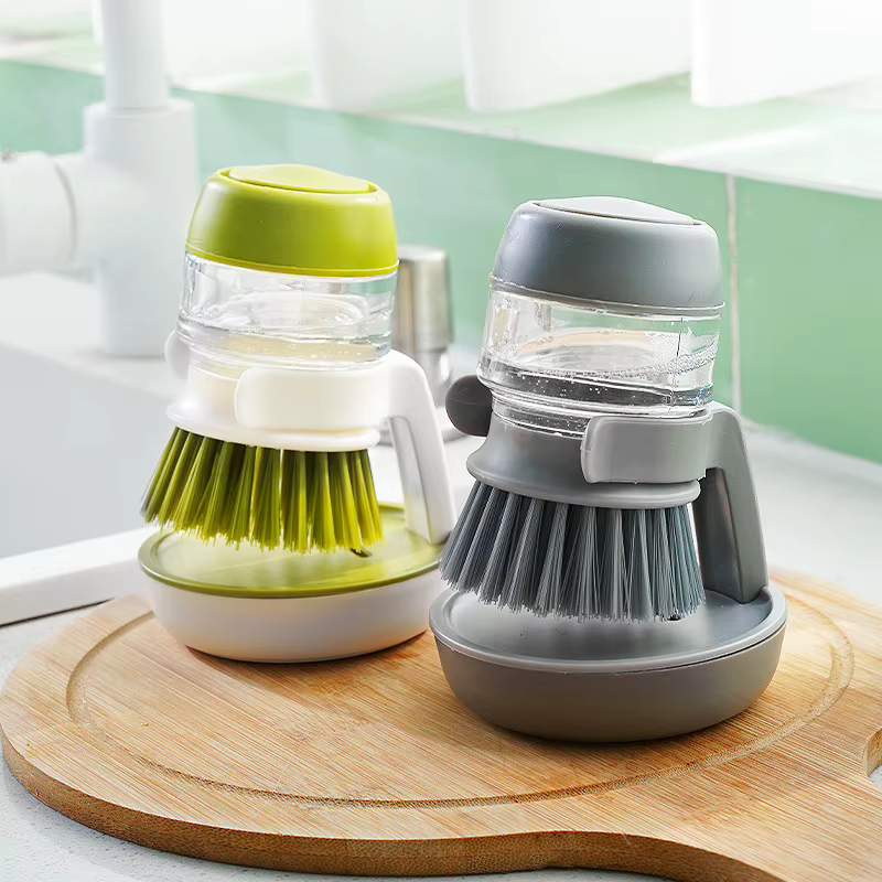 Brosse à vaisselle avec distributeur de savon