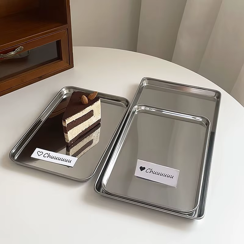 Plateau de service rectangulaire moderne en acier inoxydable – Idéal pour gâteaux et collations – Sublime le design de votre table à manger pour la maison ou le café