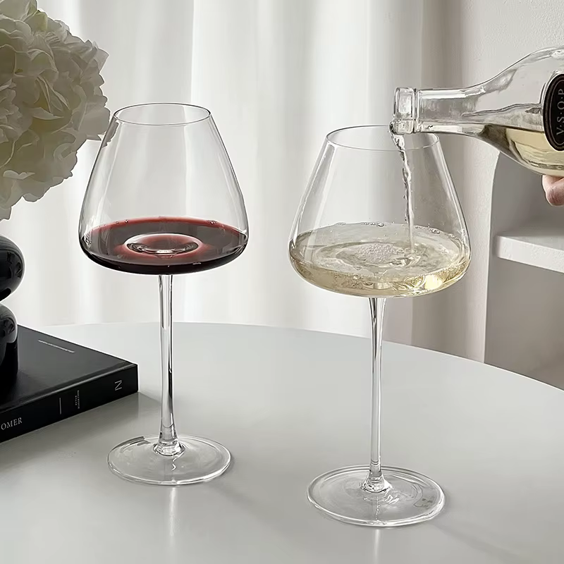 Verre à vin rouge bordeaux à gros pales de style européen
