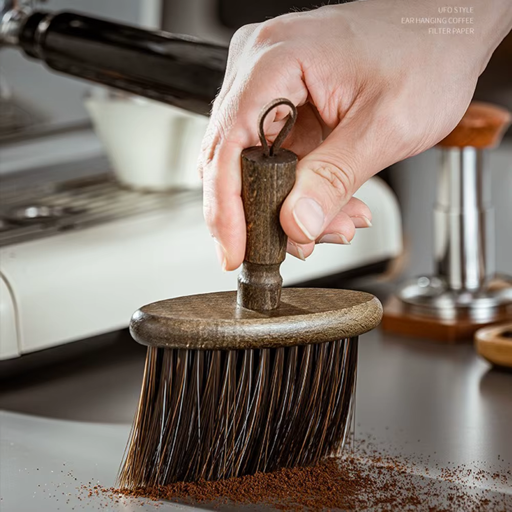 Brosse à café en bois massif