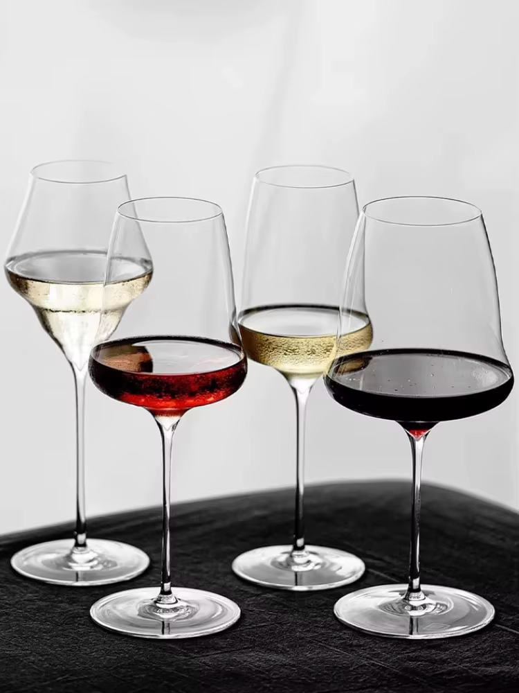 Verre à vin blanc en cristal clair extrême fin fait à la main