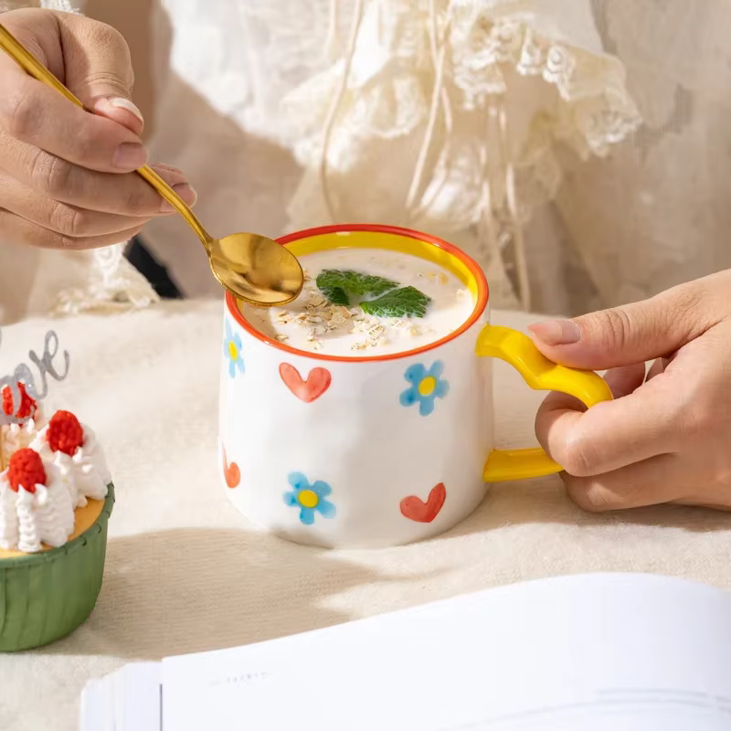 Tasse à café créative peinte à la main