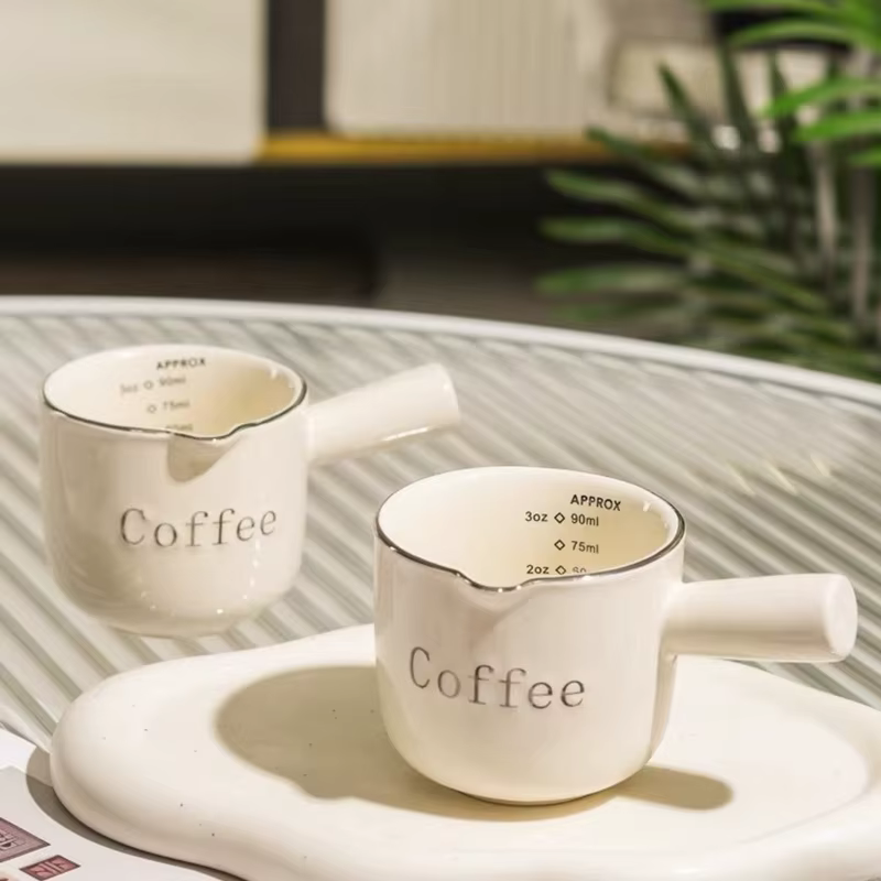 Tasse à mesurer à café en céramique