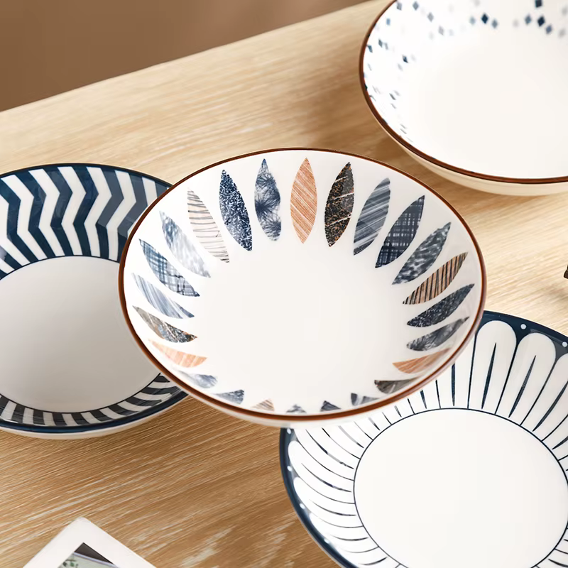 Ensemble d'assiettes en céramique minimalistes de 4 pièces de 5.6 pouces