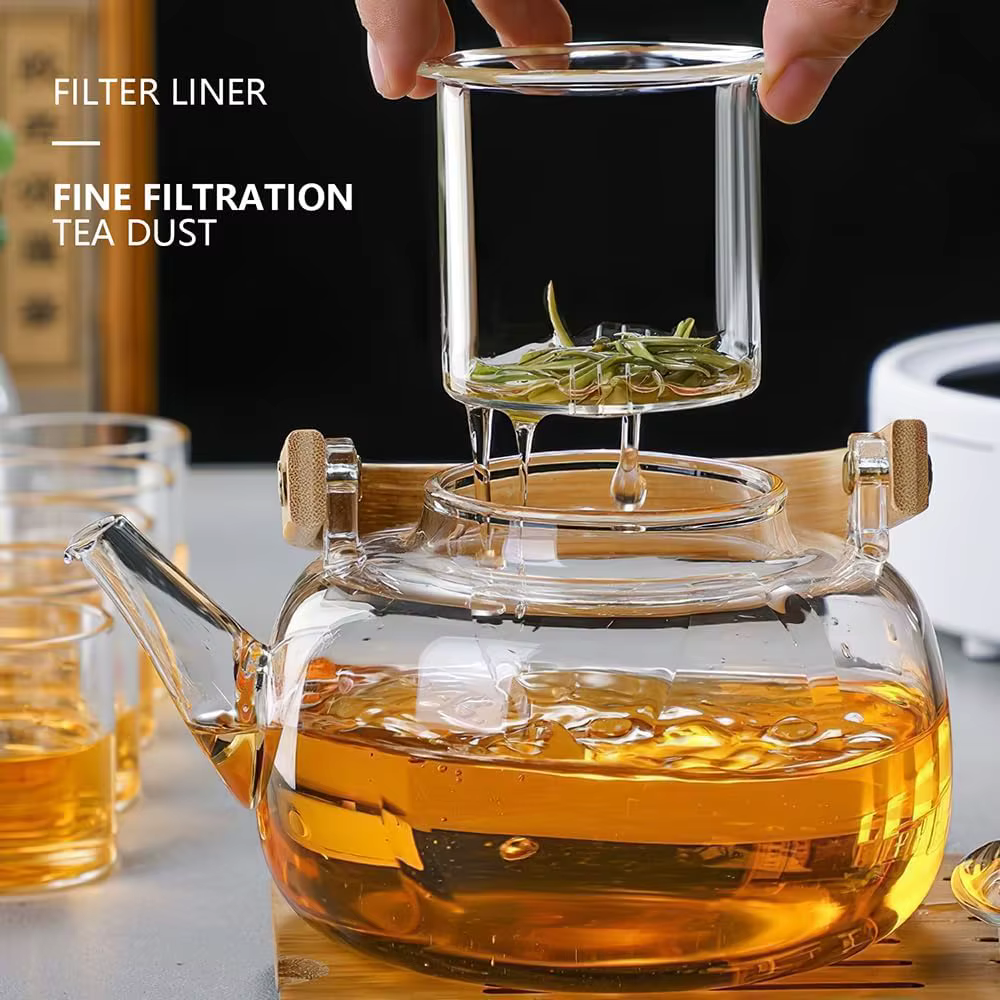 Théière en verre avec infuseur