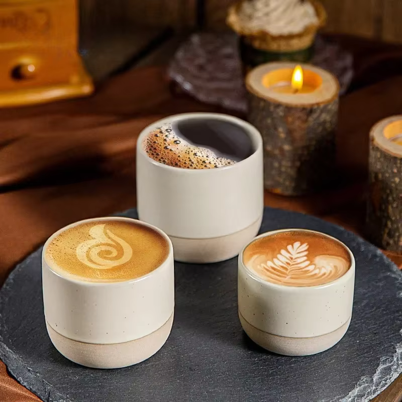 Tasse à café vintage en céramique