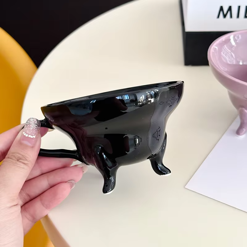 Tasse à café Tripodia en céramique exquise